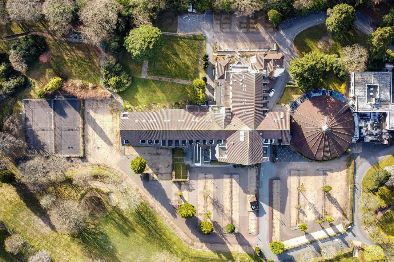 Copthorne Effingham Gatwick Hotel Экстерьер фото