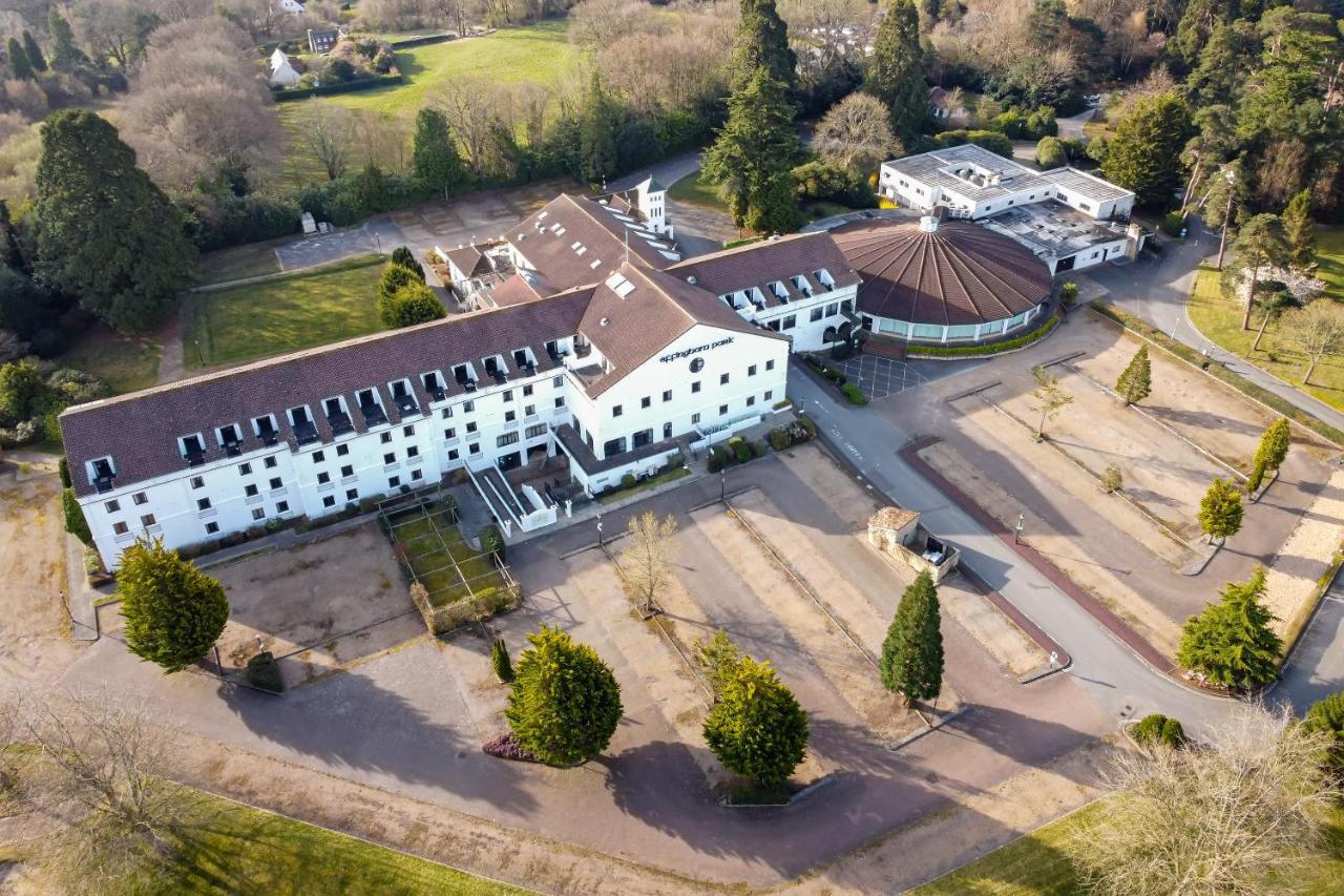 Copthorne Effingham Gatwick Hotel Экстерьер фото