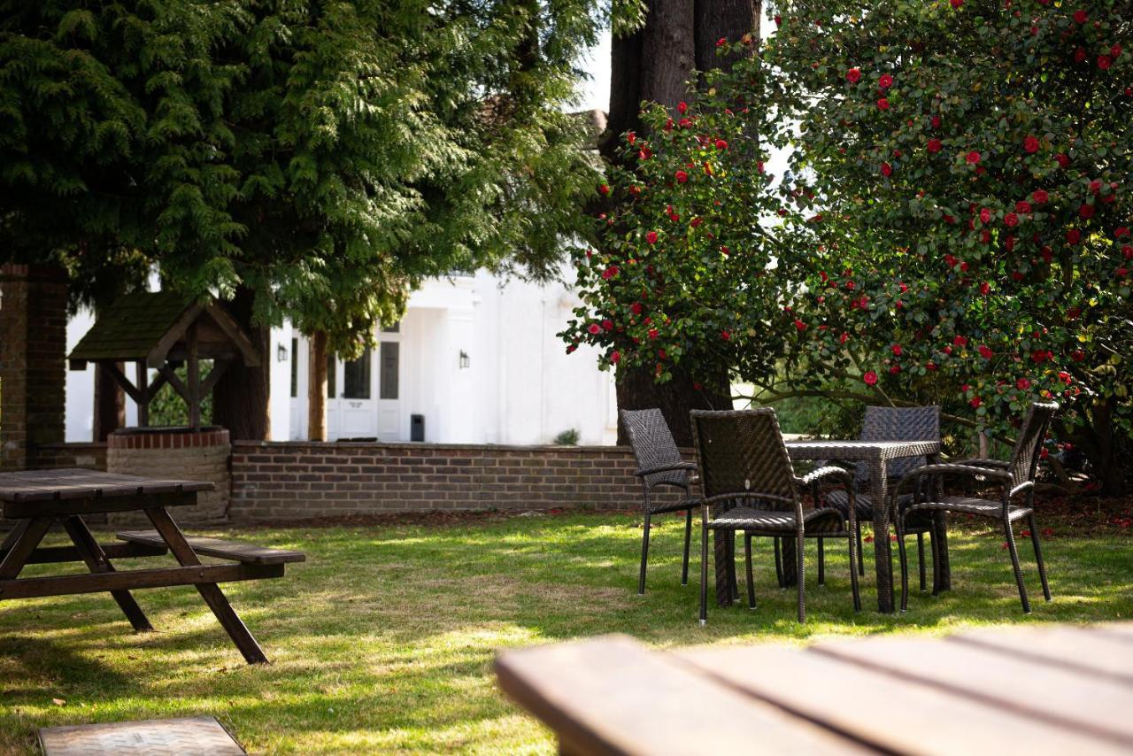 Copthorne Effingham Gatwick Hotel Экстерьер фото