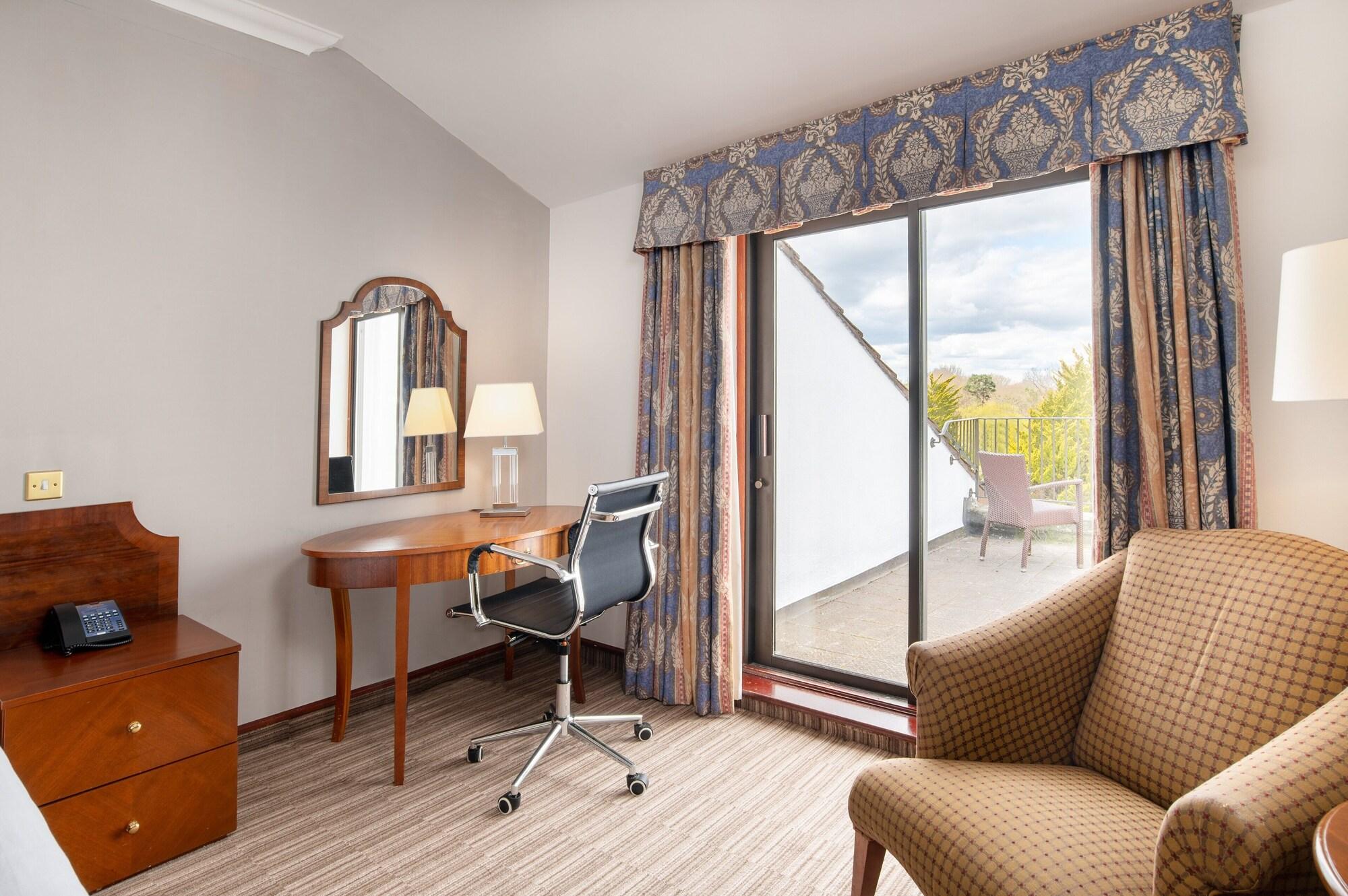 Copthorne Effingham Gatwick Hotel Экстерьер фото