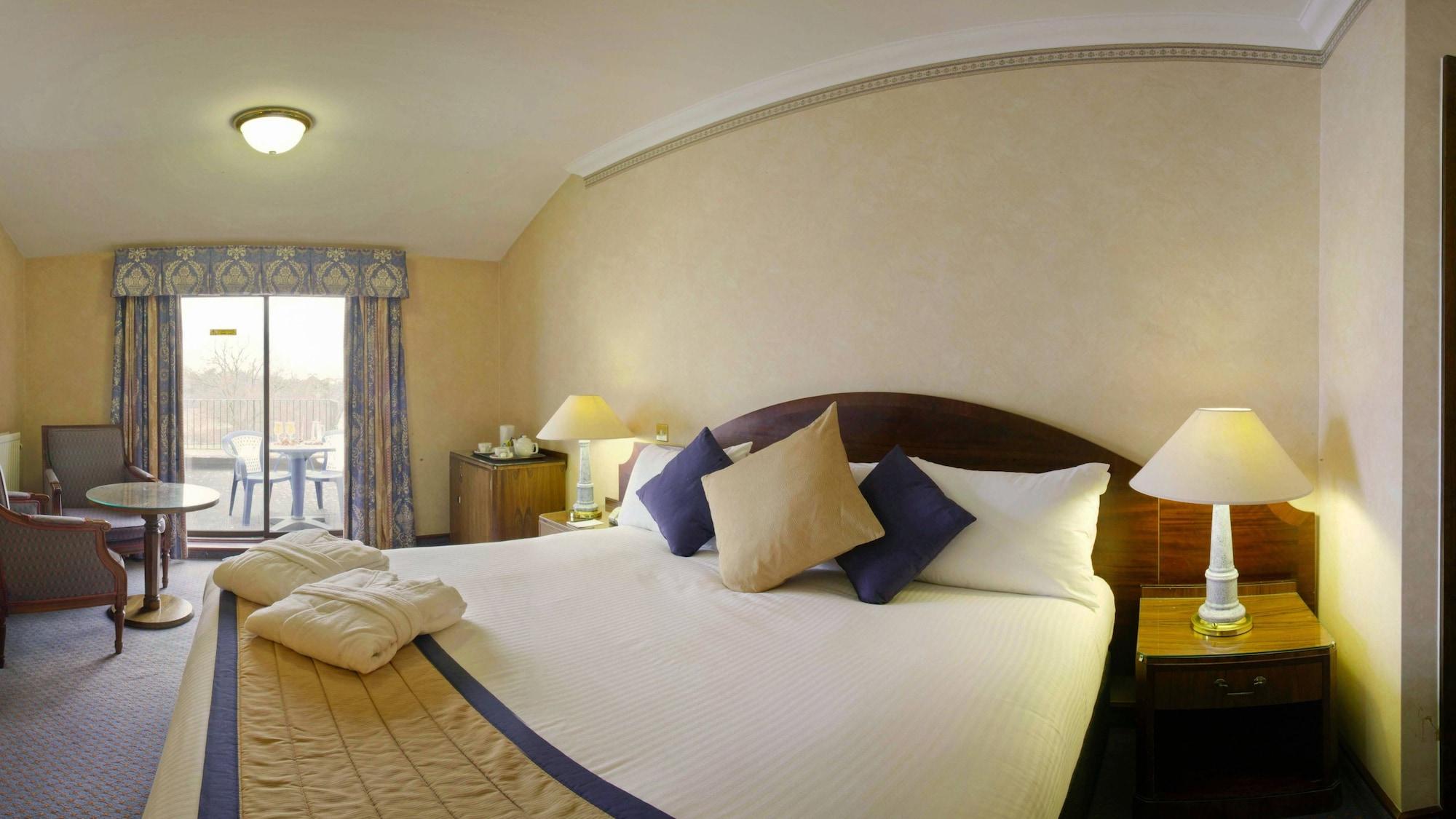 Copthorne Effingham Gatwick Hotel Экстерьер фото