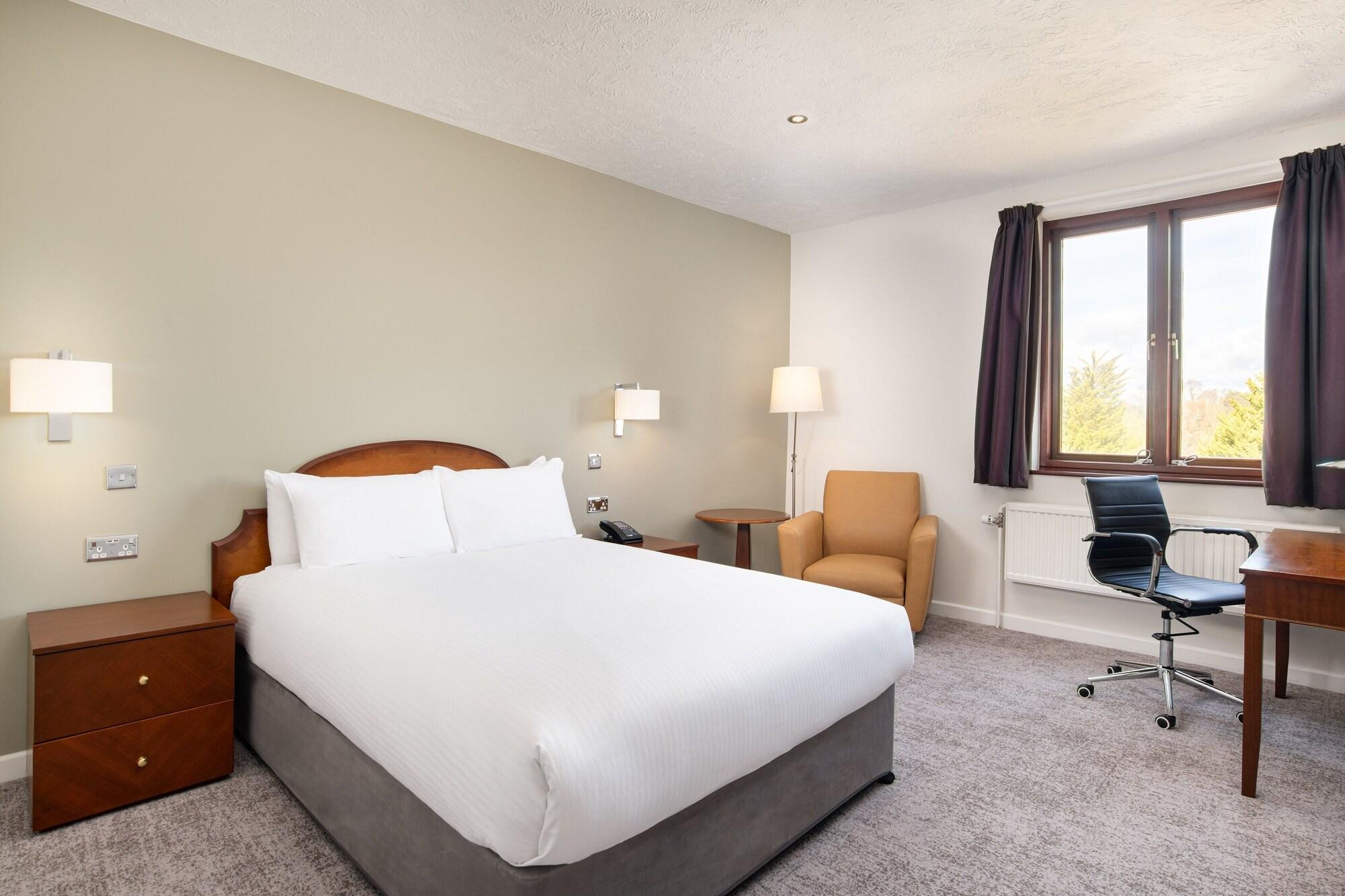 Copthorne Effingham Gatwick Hotel Экстерьер фото