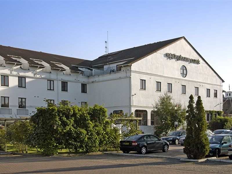 Copthorne Effingham Gatwick Hotel Экстерьер фото