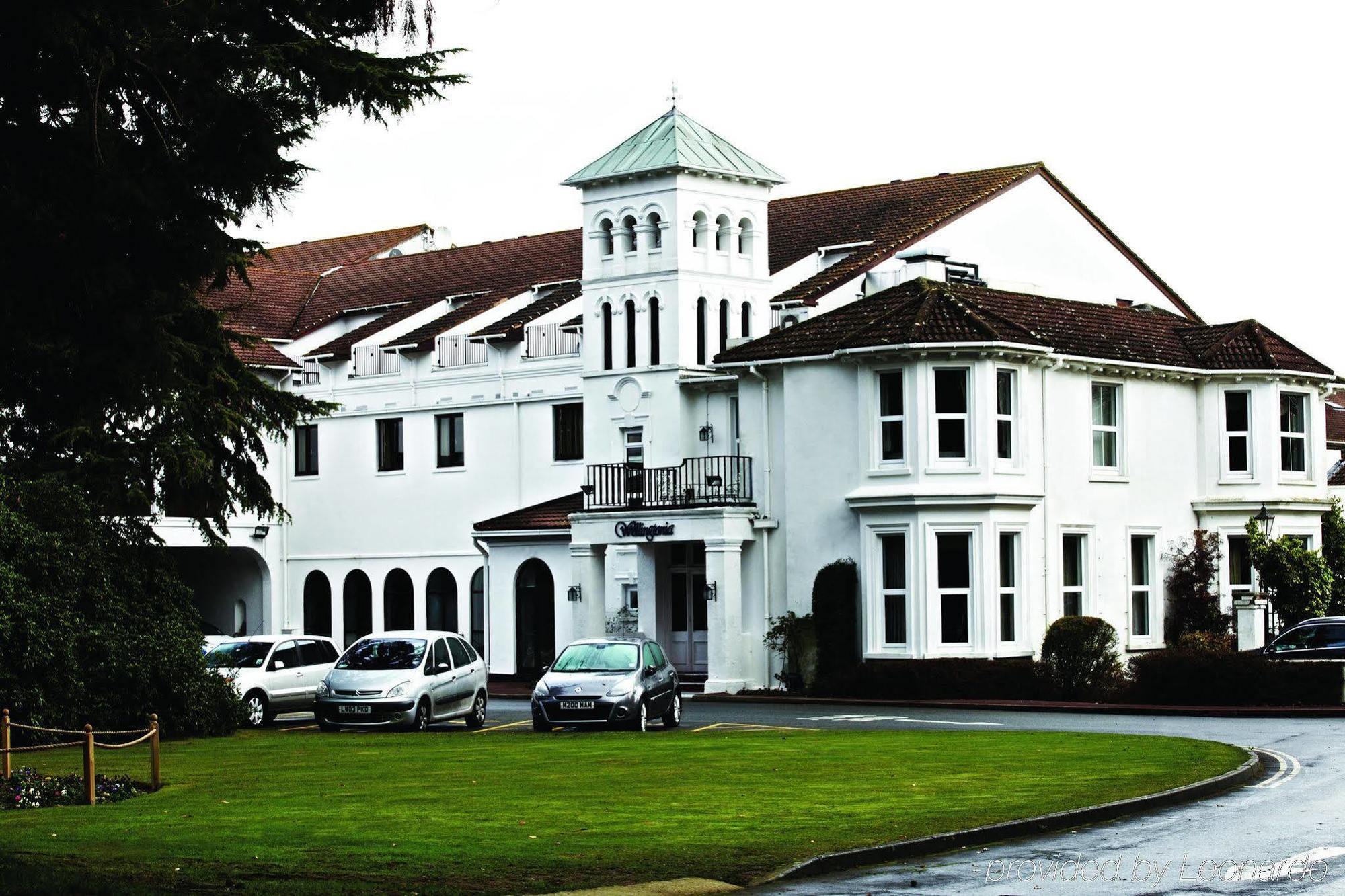 Copthorne Effingham Gatwick Hotel Экстерьер фото