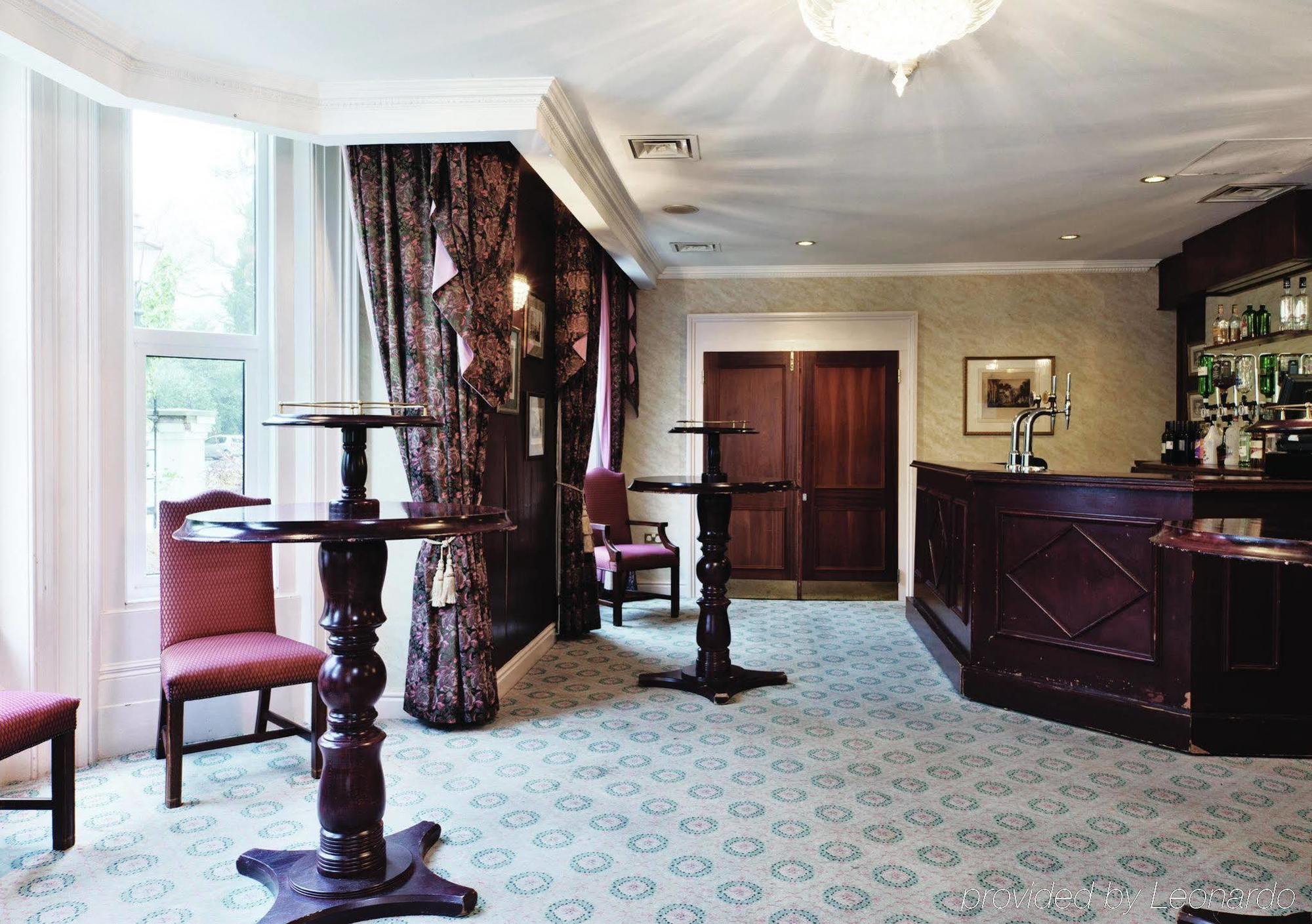 Copthorne Effingham Gatwick Hotel Интерьер фото