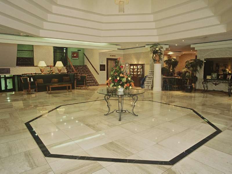 Copthorne Effingham Gatwick Hotel Экстерьер фото