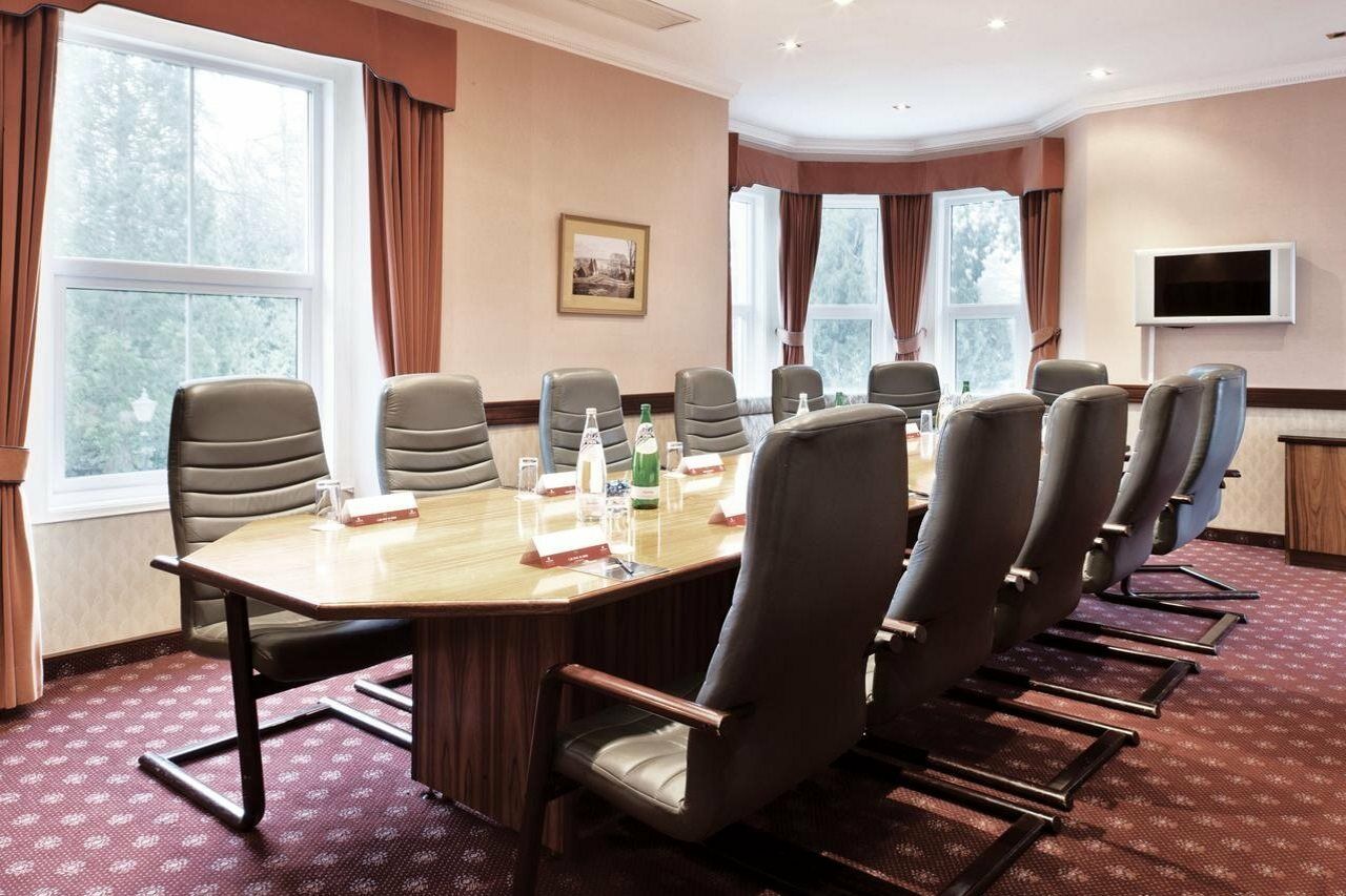 Copthorne Effingham Gatwick Hotel Экстерьер фото