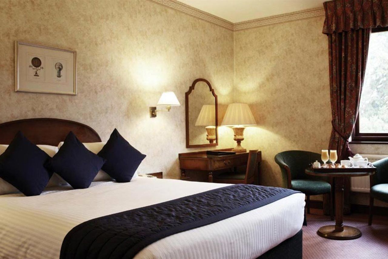 Copthorne Effingham Gatwick Hotel Экстерьер фото